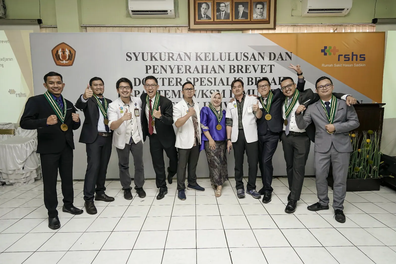 Syukuran Kelulusan dan Penyerahan BREVET Dokter Spesialis Bedah Fakultas Kedokteran UNPAD — FOTOGRAFI · EVENT